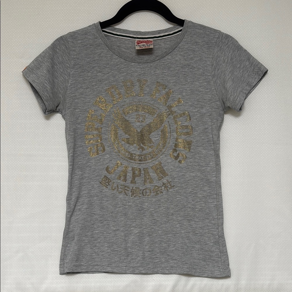 Black Label, Super Dry Vintage Gray Graphic T-Shirt with Gold Print